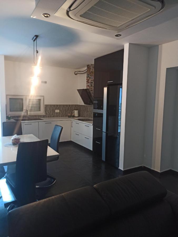 Apartment Bila Šibenik Exteriör bild