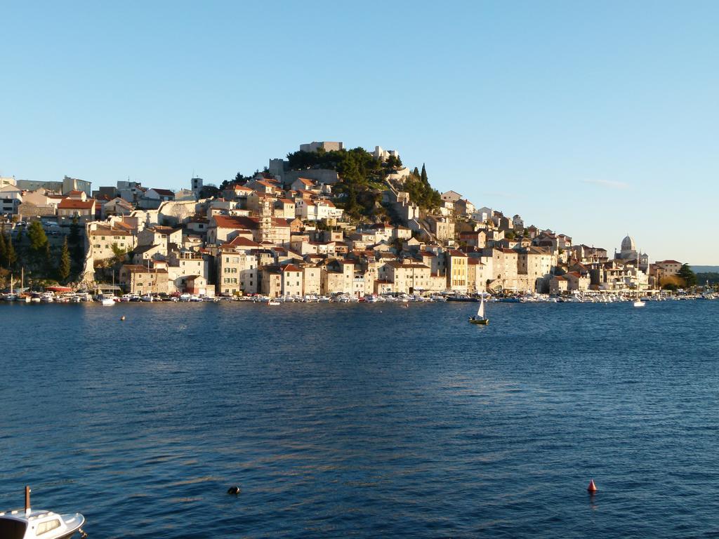 Apartment Bila Šibenik Exteriör bild